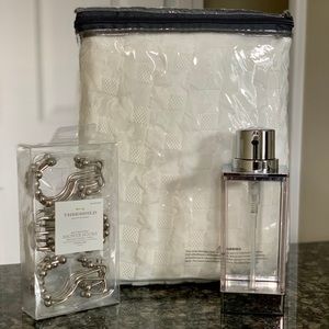 NWOT Bathroom Set